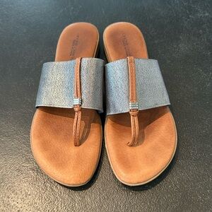 Andre Assous Nice Featherweights Sandals